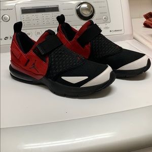 Air Jordan Trunners black/red/white